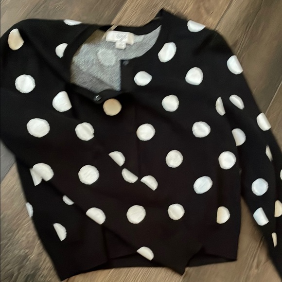 Victor Glemaud Black and White Polka Dot knit sweater and skirt set. - Picture 4 of 5